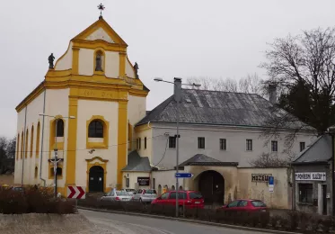 Muzeum Českého lesa_budova bývalého františkánského kláštěra